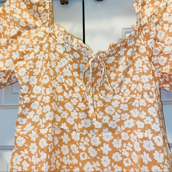 🎉HP🎉 Missguided Peach Floral Milkmaid Mini Dress NWT - Picture 4 of 8